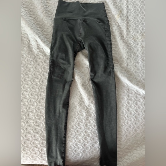 Grey Alphalete pants - Picture 4 of 5